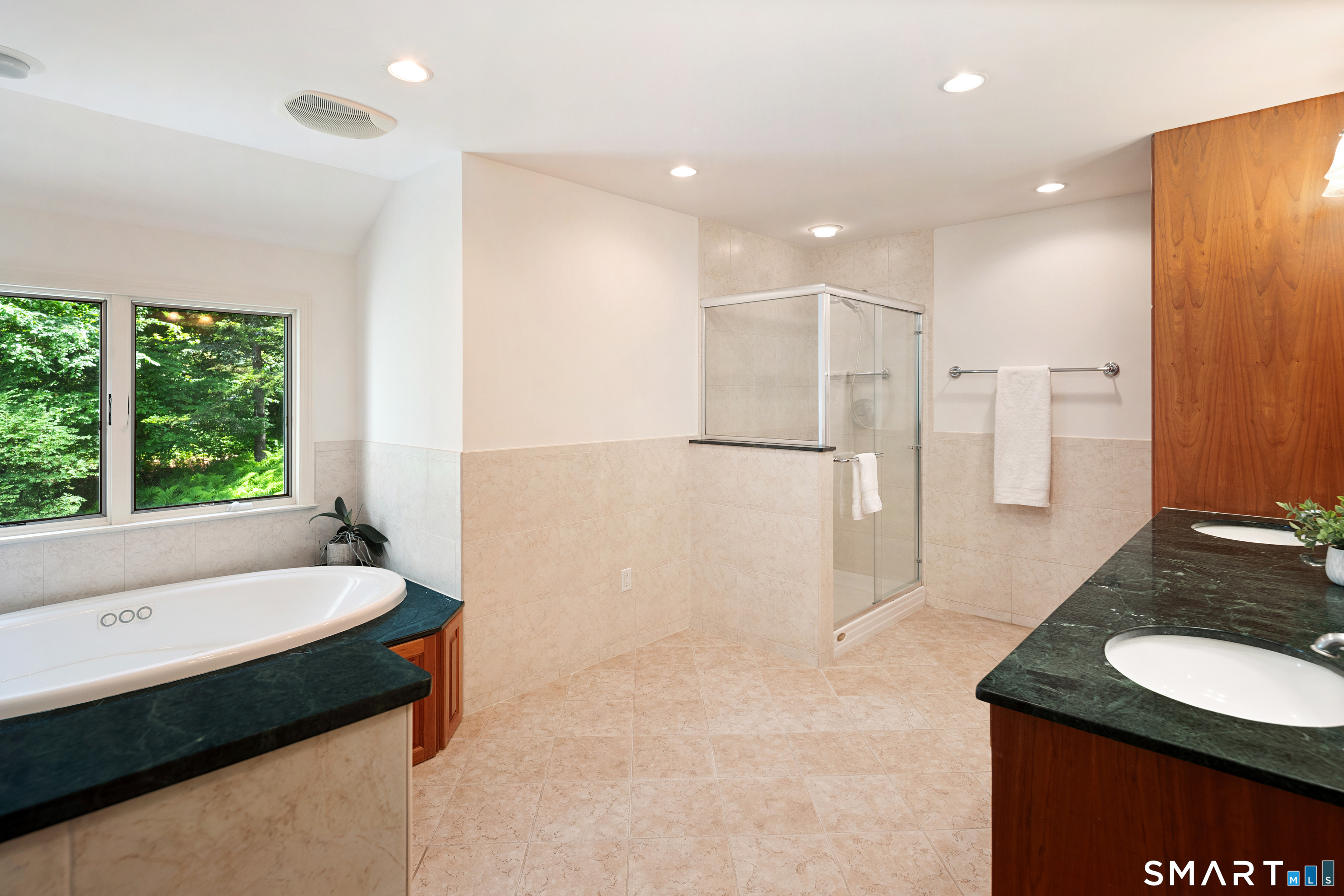 130 Comstock Hill Road New Canaan CT 06840