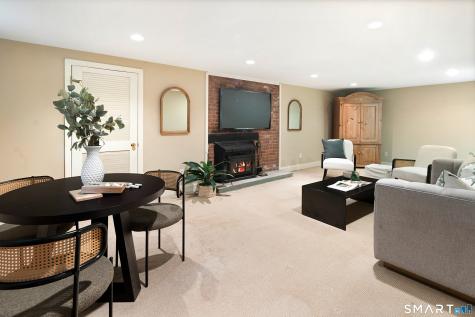 130 Comstock Hill Road New Canaan CT 06840