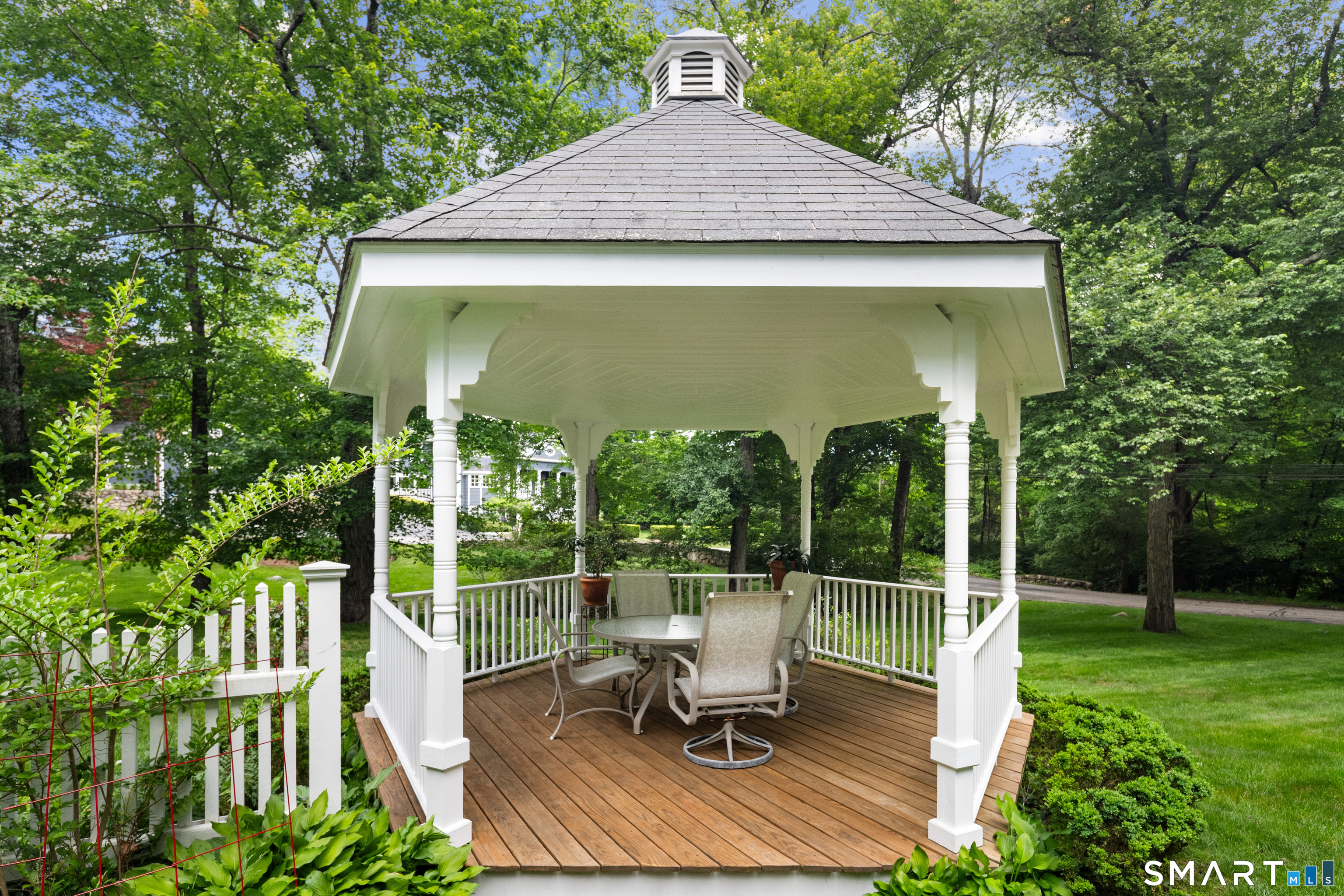 130 Comstock Hill Road New Canaan CT 06840