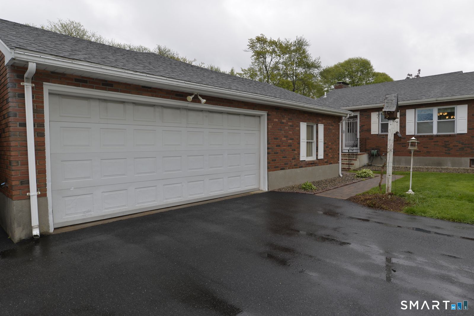 8 Dean Drive Newington CT 06111