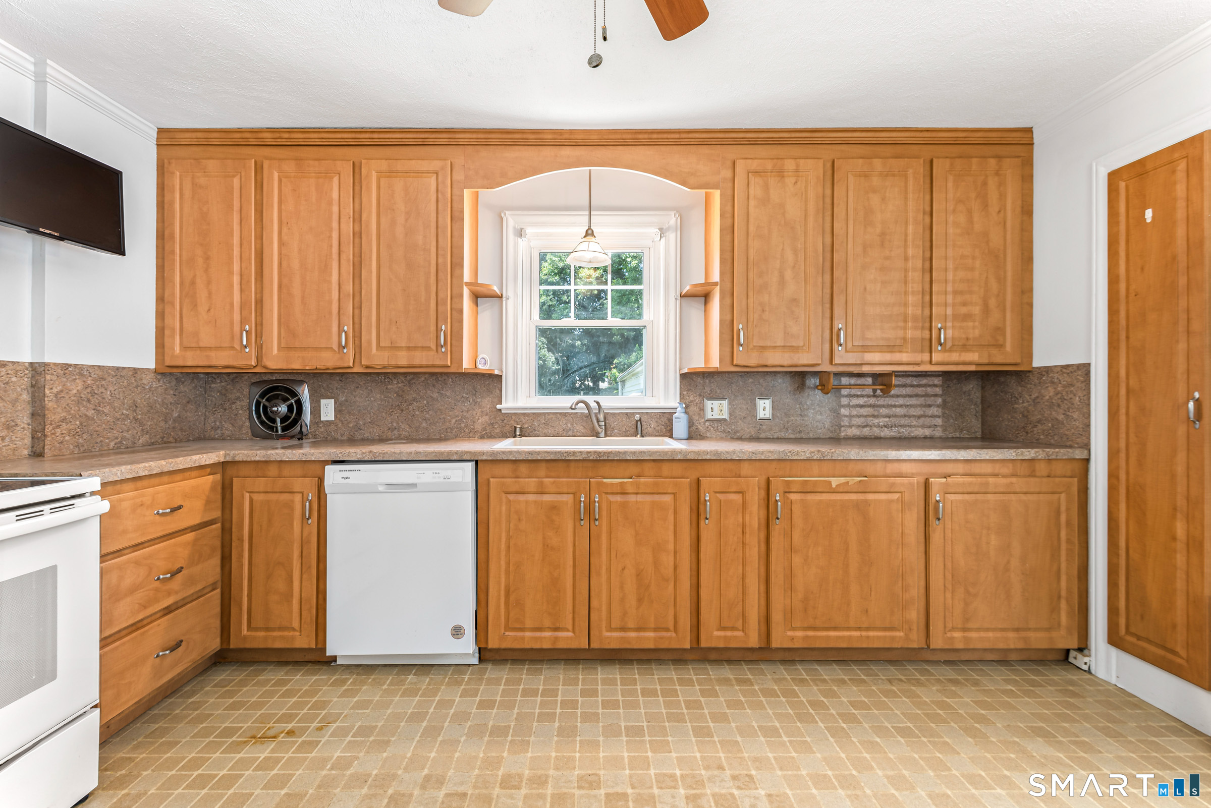 87 Spring Street Windsor Locks CT 06096