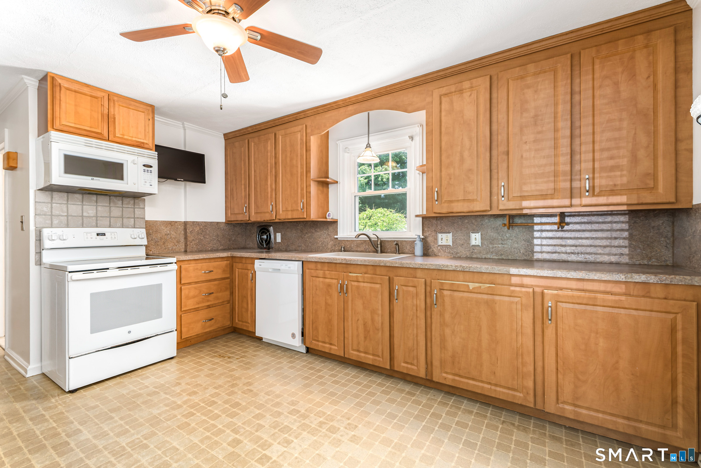 87 Spring Street Windsor Locks CT 06096