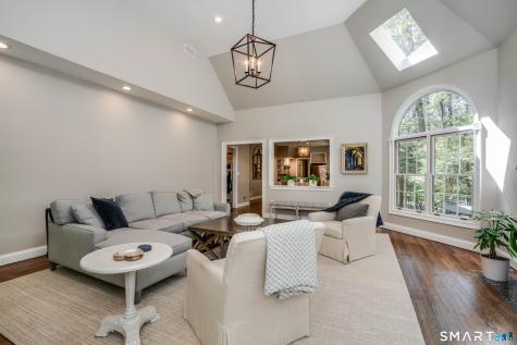 7 Woodleigh Place Simsbury CT 06089