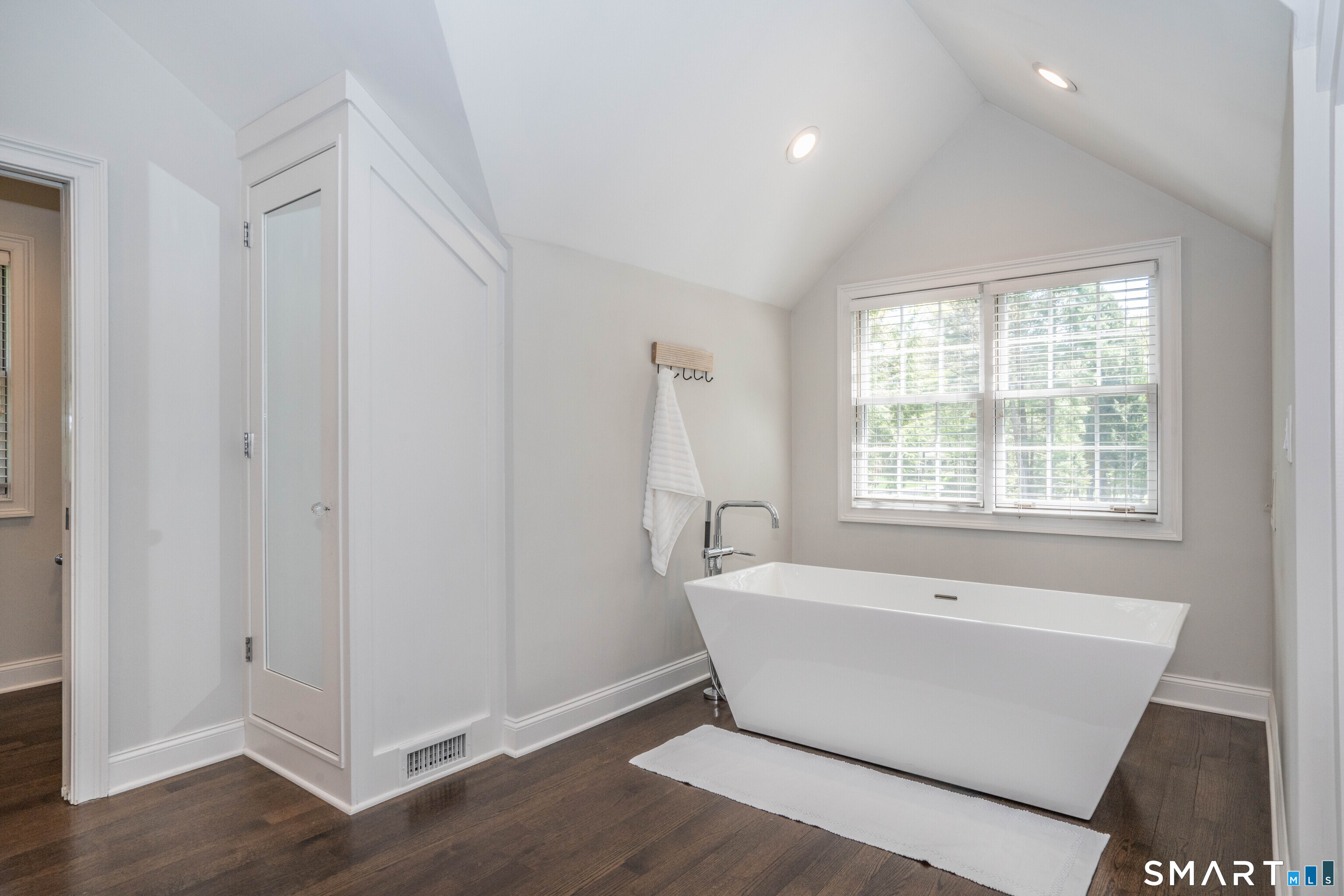 7 Woodleigh Place Simsbury CT 06089