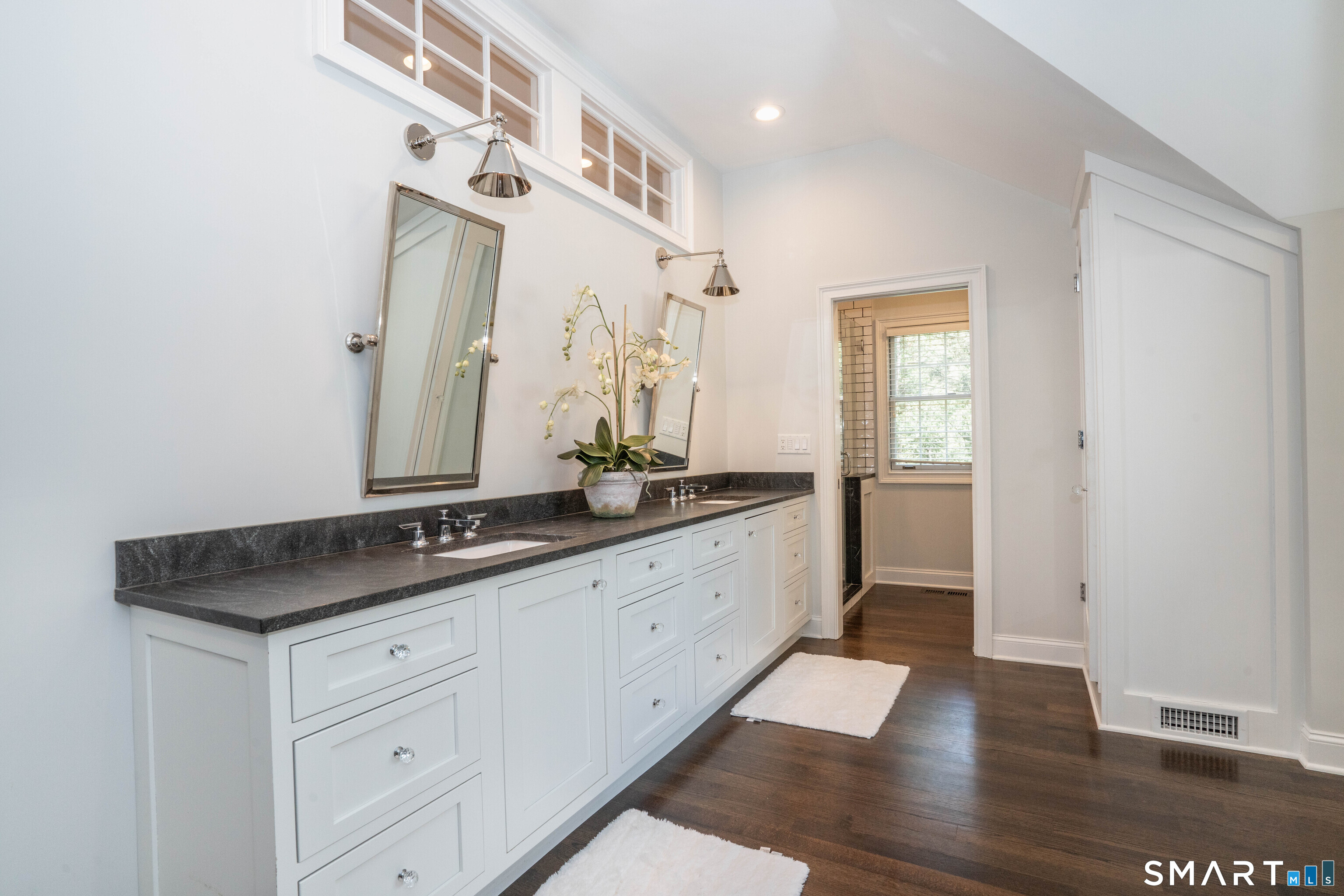 7 Woodleigh Place Simsbury CT 06089