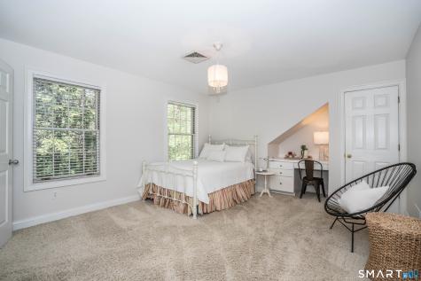 7 Woodleigh Place Simsbury CT 06089