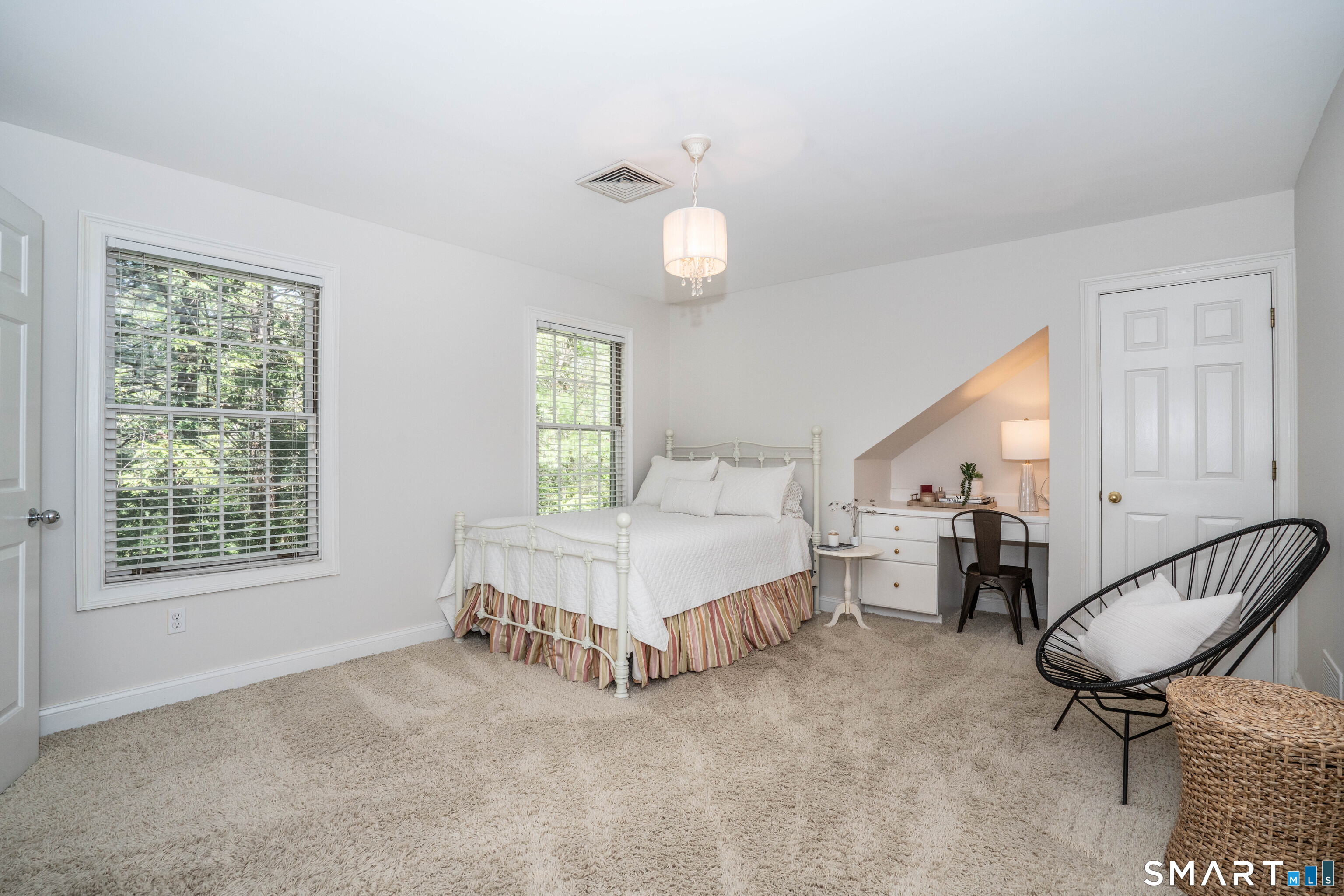 7 Woodleigh Place Simsbury CT 06089