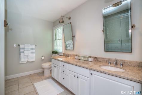 7 Woodleigh Place Simsbury CT 06089