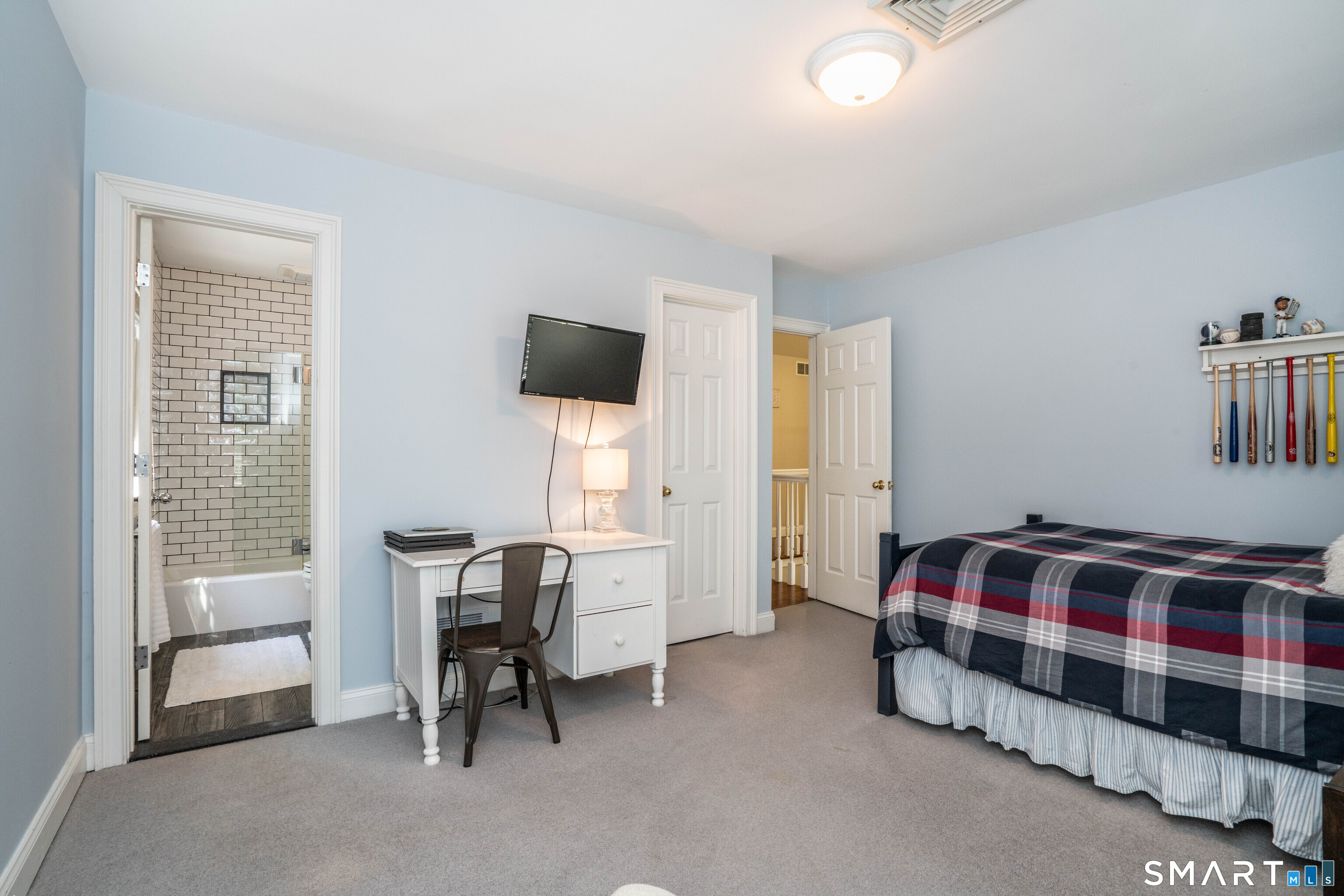 7 Woodleigh Place Simsbury CT 06089