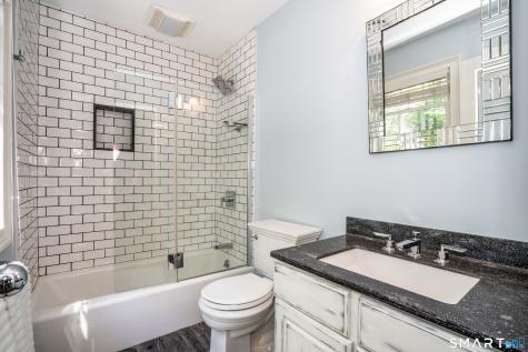 7 Woodleigh Place Simsbury CT 06089