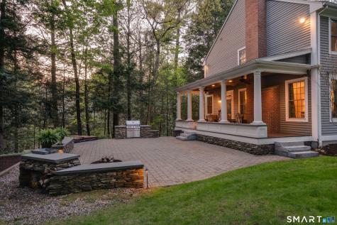 7 Woodleigh Place Simsbury CT 06089