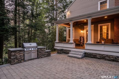 7 Woodleigh Place Simsbury CT 06089