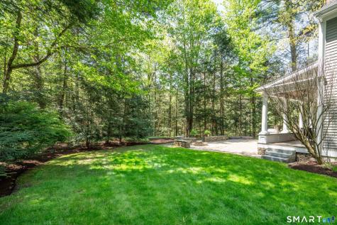 7 Woodleigh Place Simsbury CT 06089