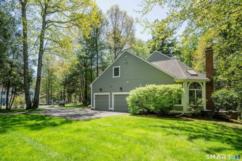 7 Woodleigh Place Simsbury CT 06089