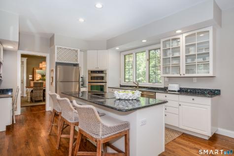 7 Woodleigh Place Simsbury CT 06089