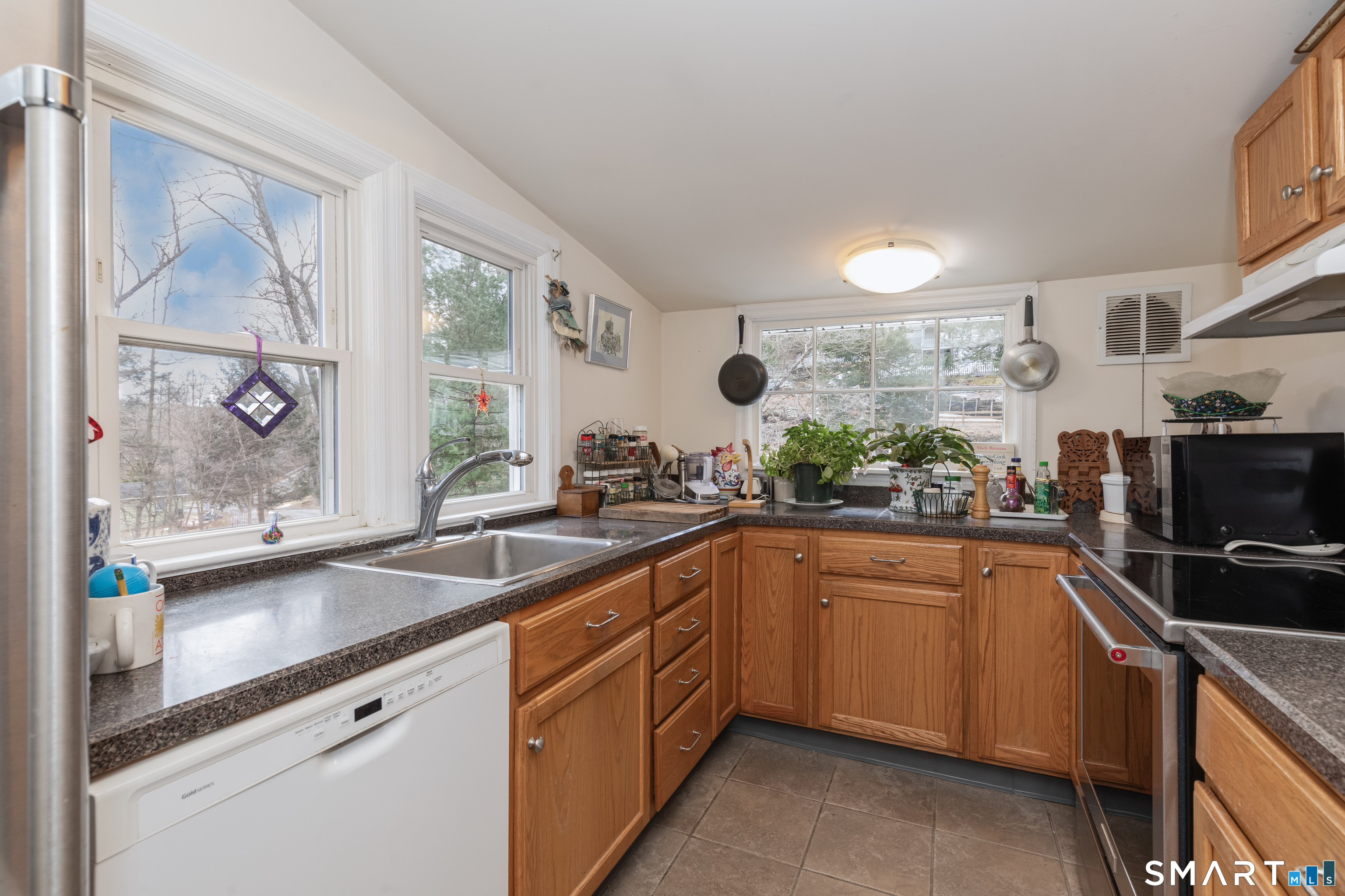 14 Laurel Trail Newtown CT 06482