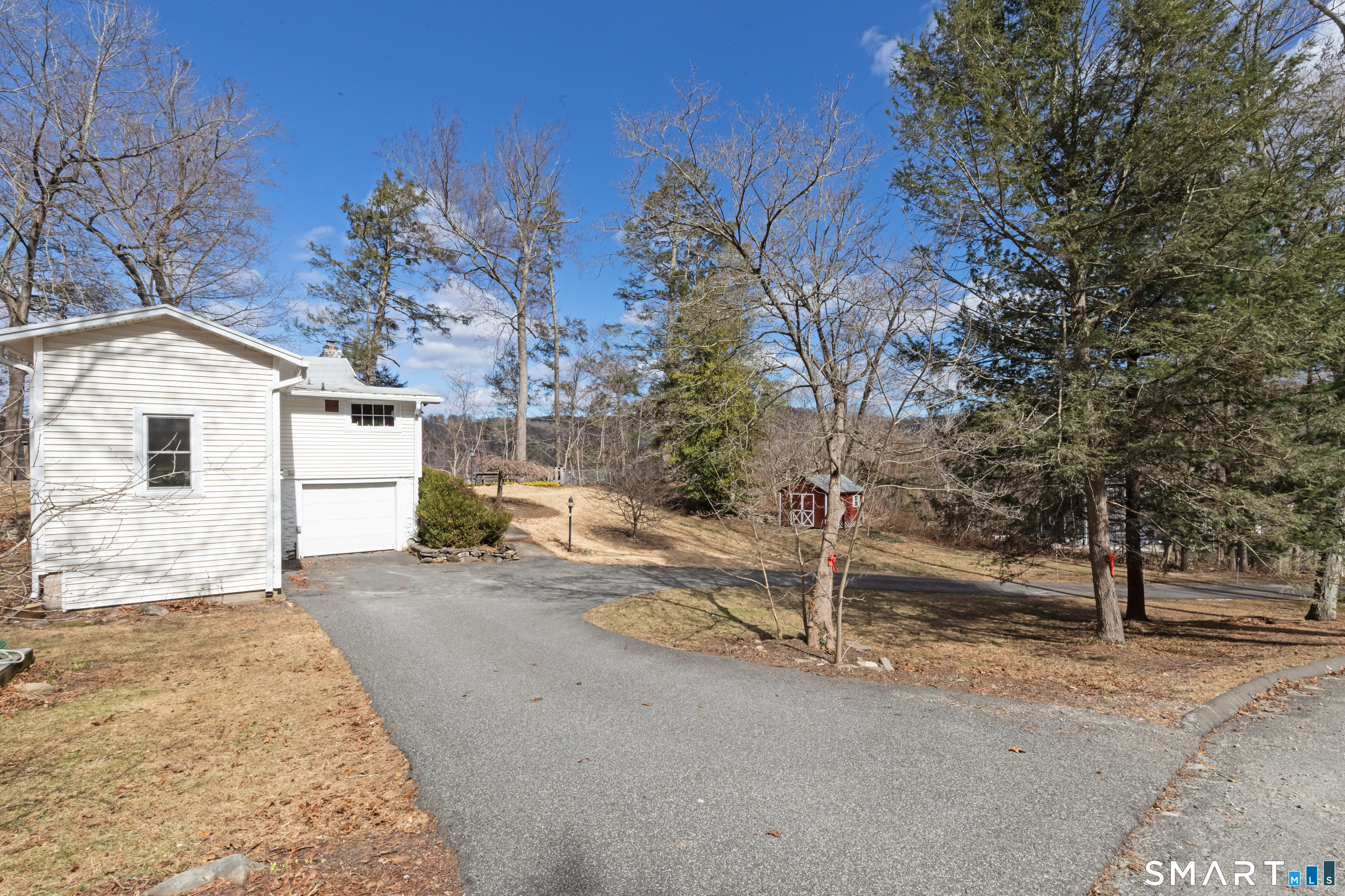14 Laurel Trail Newtown CT 06482