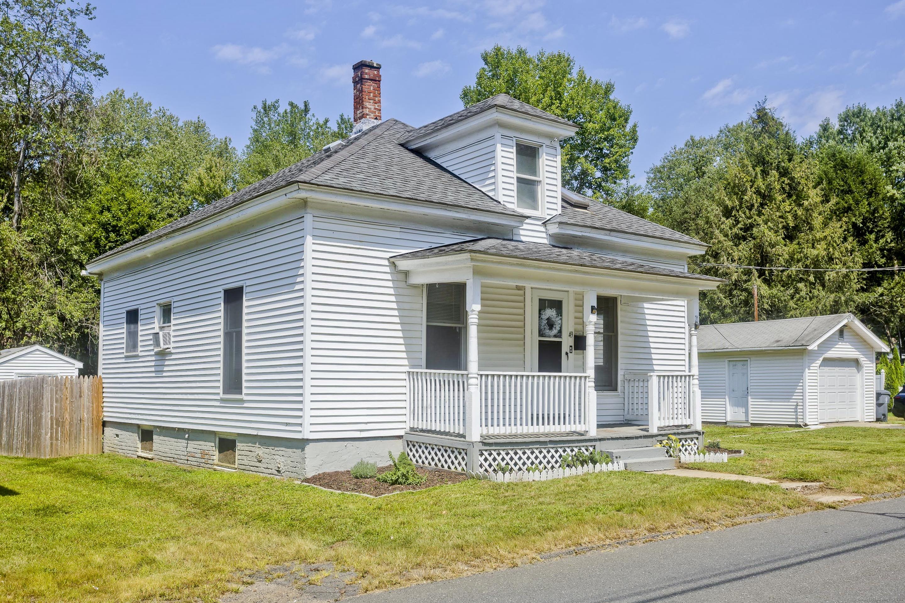 49 Booth Road Enfield CT 06082