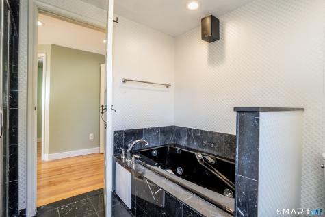 79 Bloomfield Avenue West Hartford CT 06107