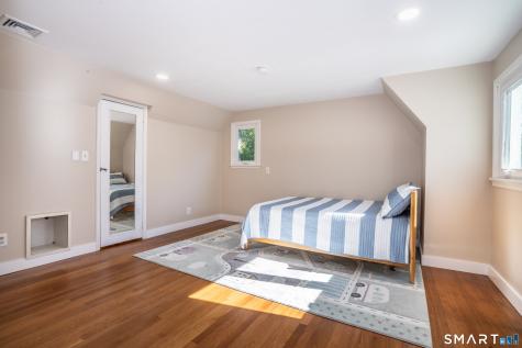 79 Bloomfield Avenue West Hartford CT 06107
