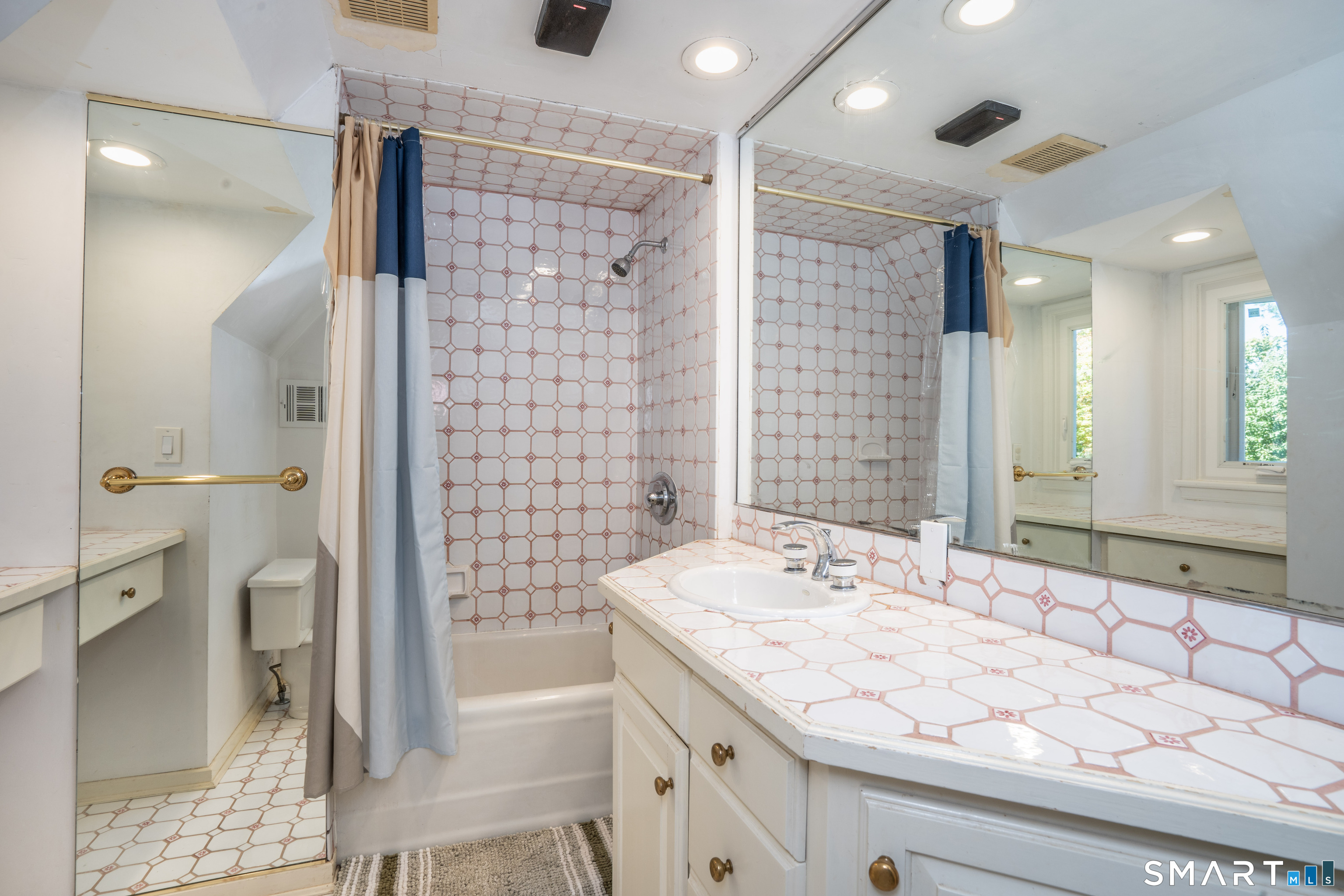 79 Bloomfield Avenue West Hartford CT 06107