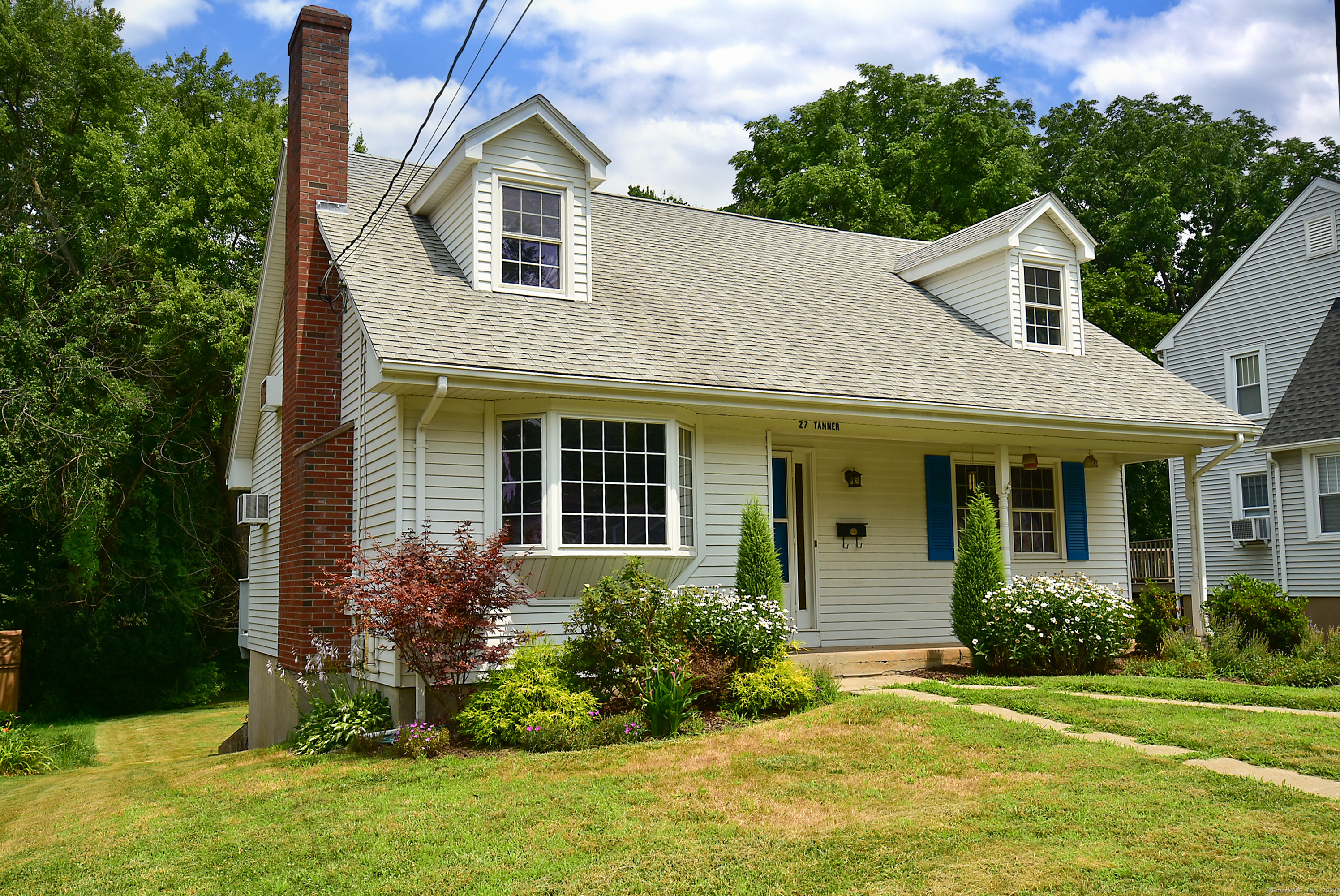 27 Tanner Street Manchester CT 06042