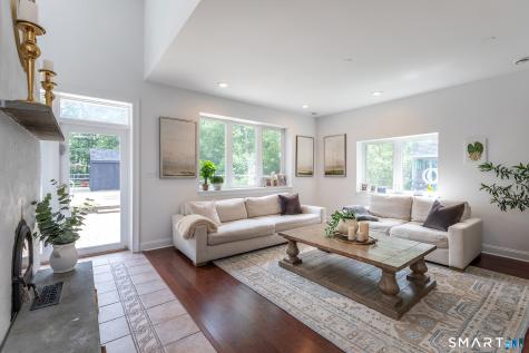 28 Drewbarrie Lane Easton CT 06612