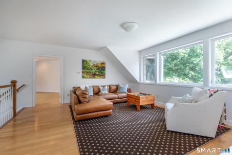 28 Drewbarrie Lane Easton CT 06612