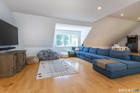 28 Drewbarrie Lane Easton CT 06612