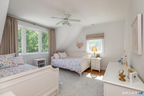 28 Drewbarrie Lane Easton CT 06612