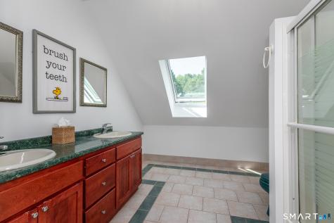 28 Drewbarrie Lane Easton CT 06612