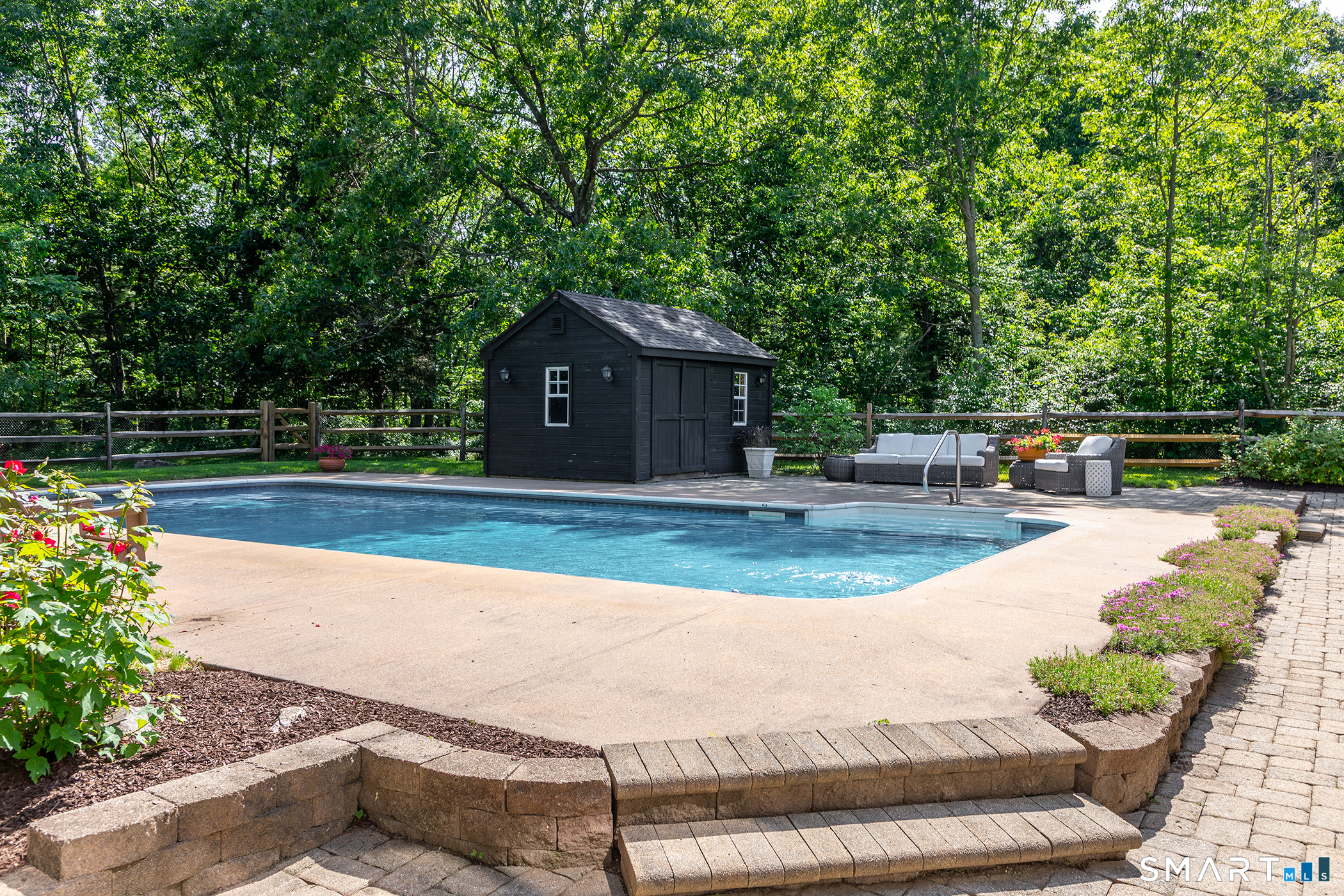 28 Drewbarrie Lane Easton CT 06612