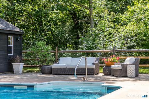 28 Drewbarrie Lane Easton CT 06612