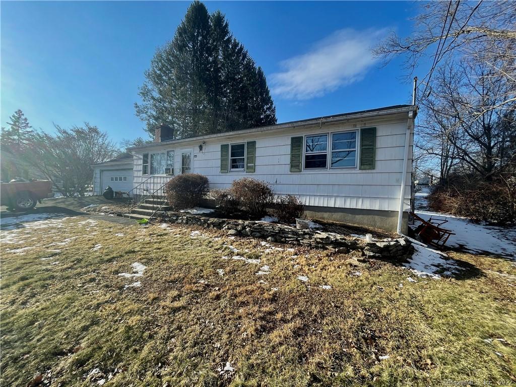 17 Borough Lane Newtown CT 06470