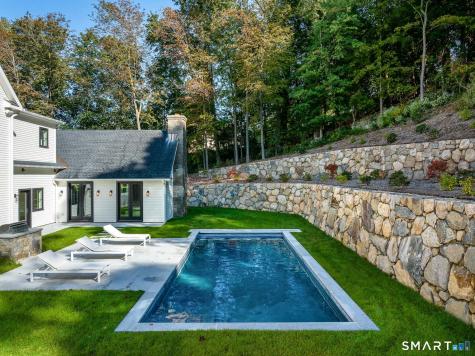 460 Middlesex Road Darien CT 06820