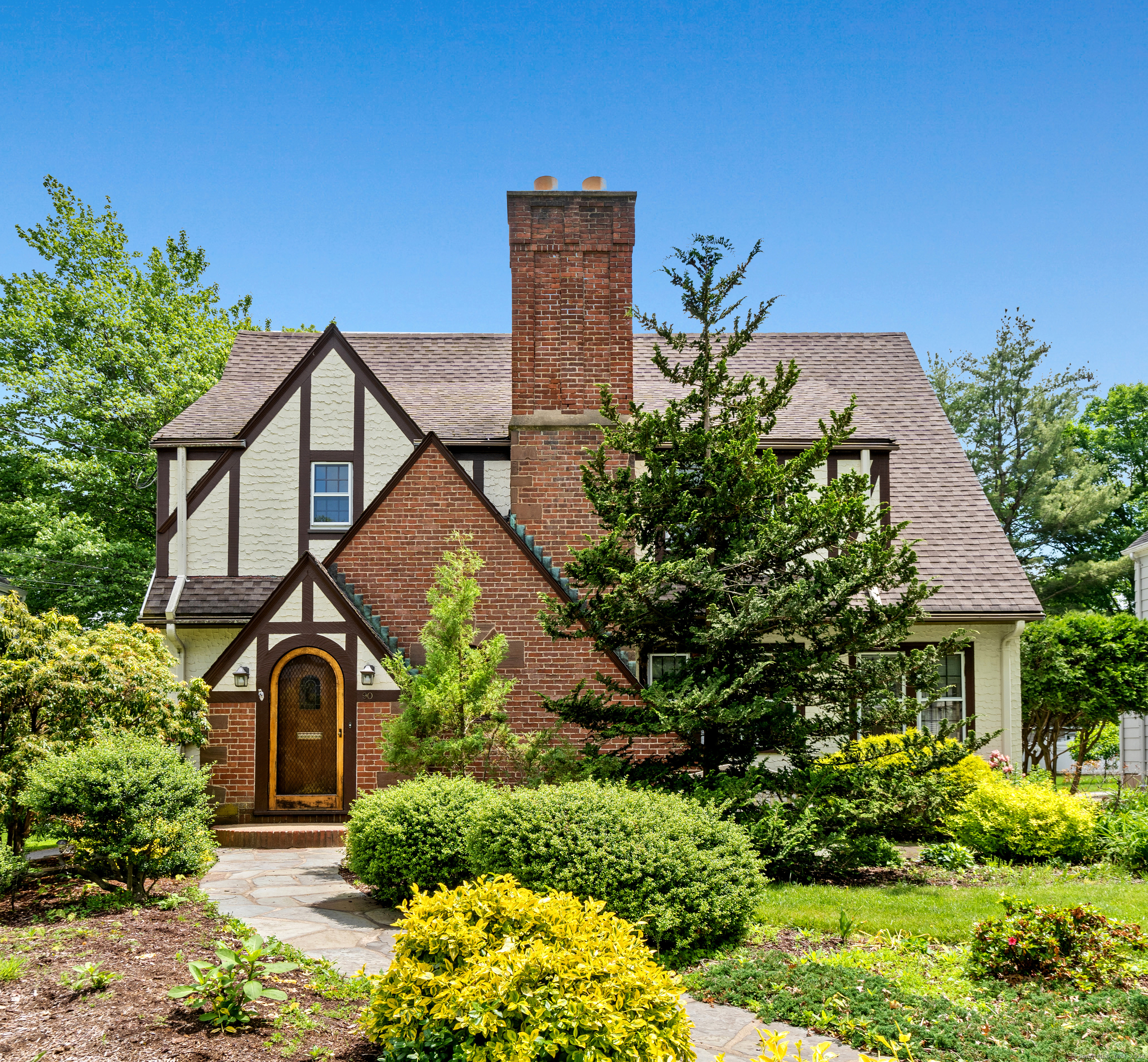 90 Newport Avenue West Hartford CT 06107