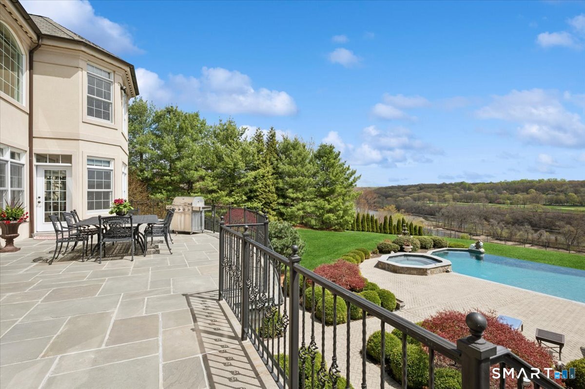 22 Nature Lane Shelton CT 06484