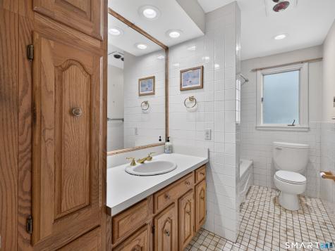 35 Oswegatchie Road Waterford CT 06385