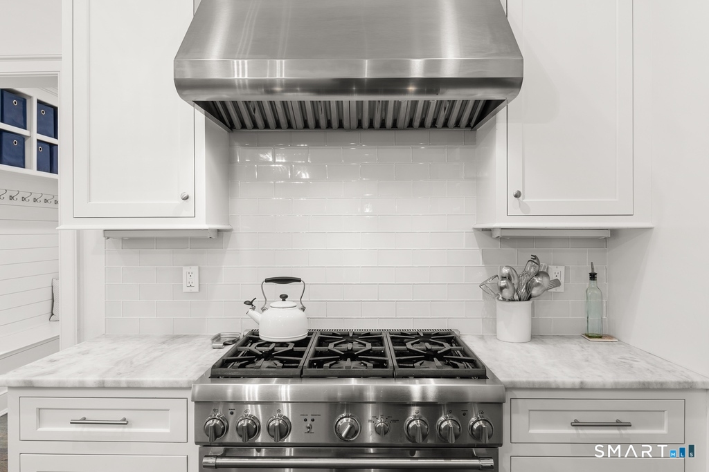 19 Thomasina Lane Darien CT 06820