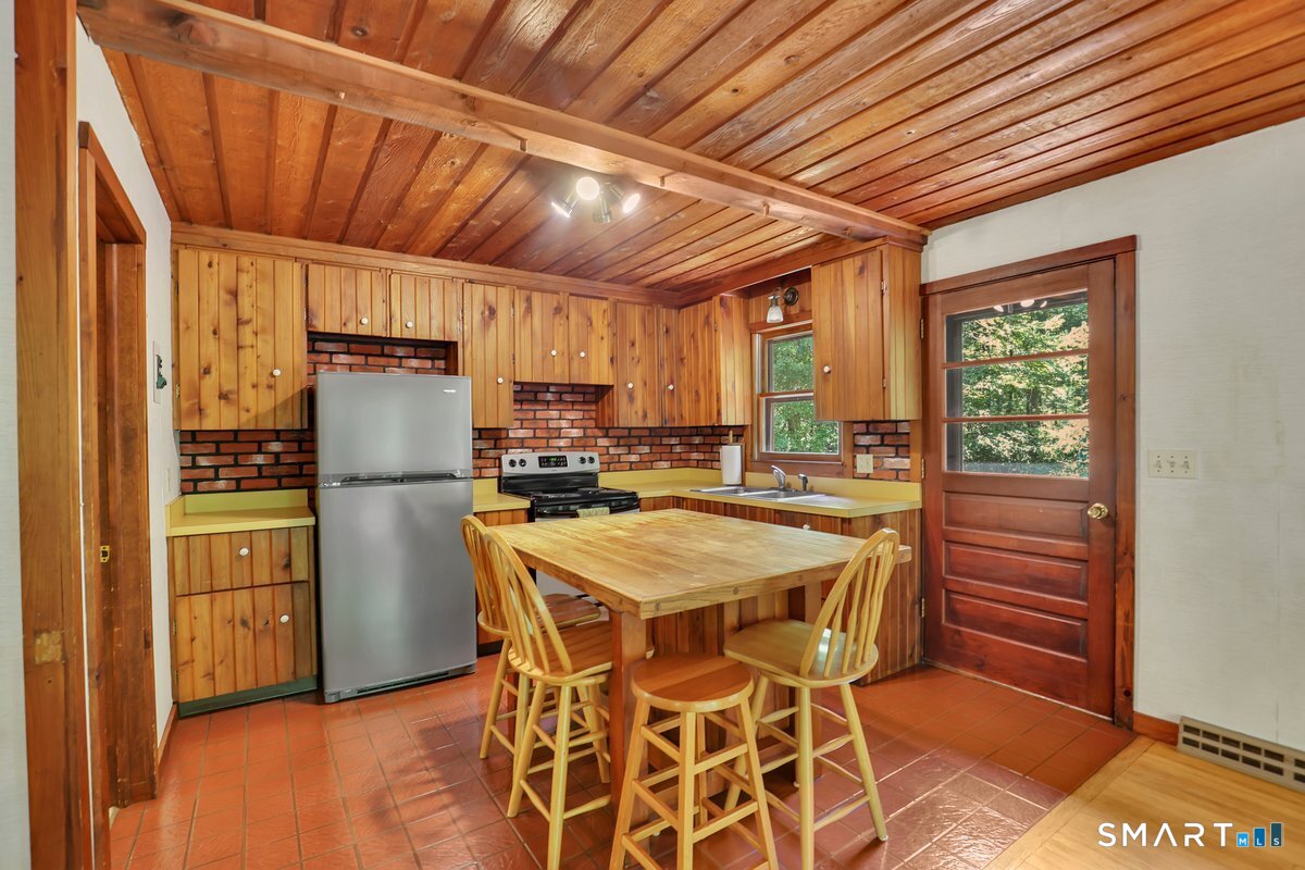 33 Quiet Woods Road East Hampton CT 06424