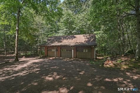 33 Quiet Woods Road East Hampton CT 06424