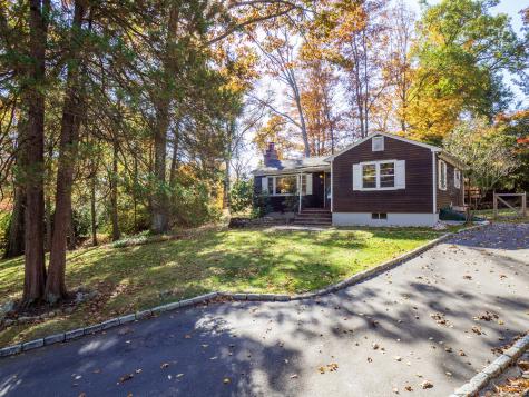 27 Woodland Way Ridgefield CT 06877