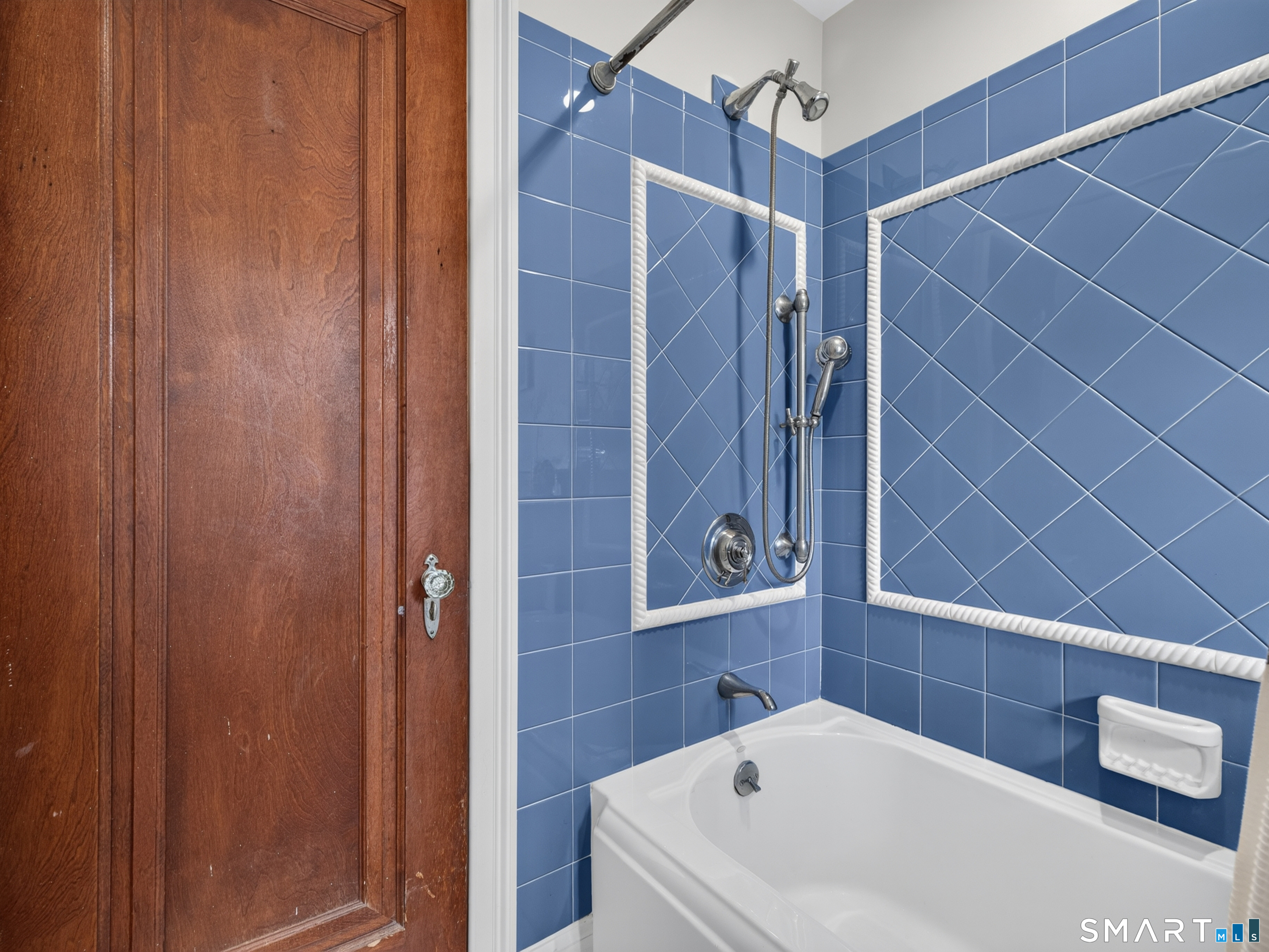 415 Pequot Avenue New London CT 06320