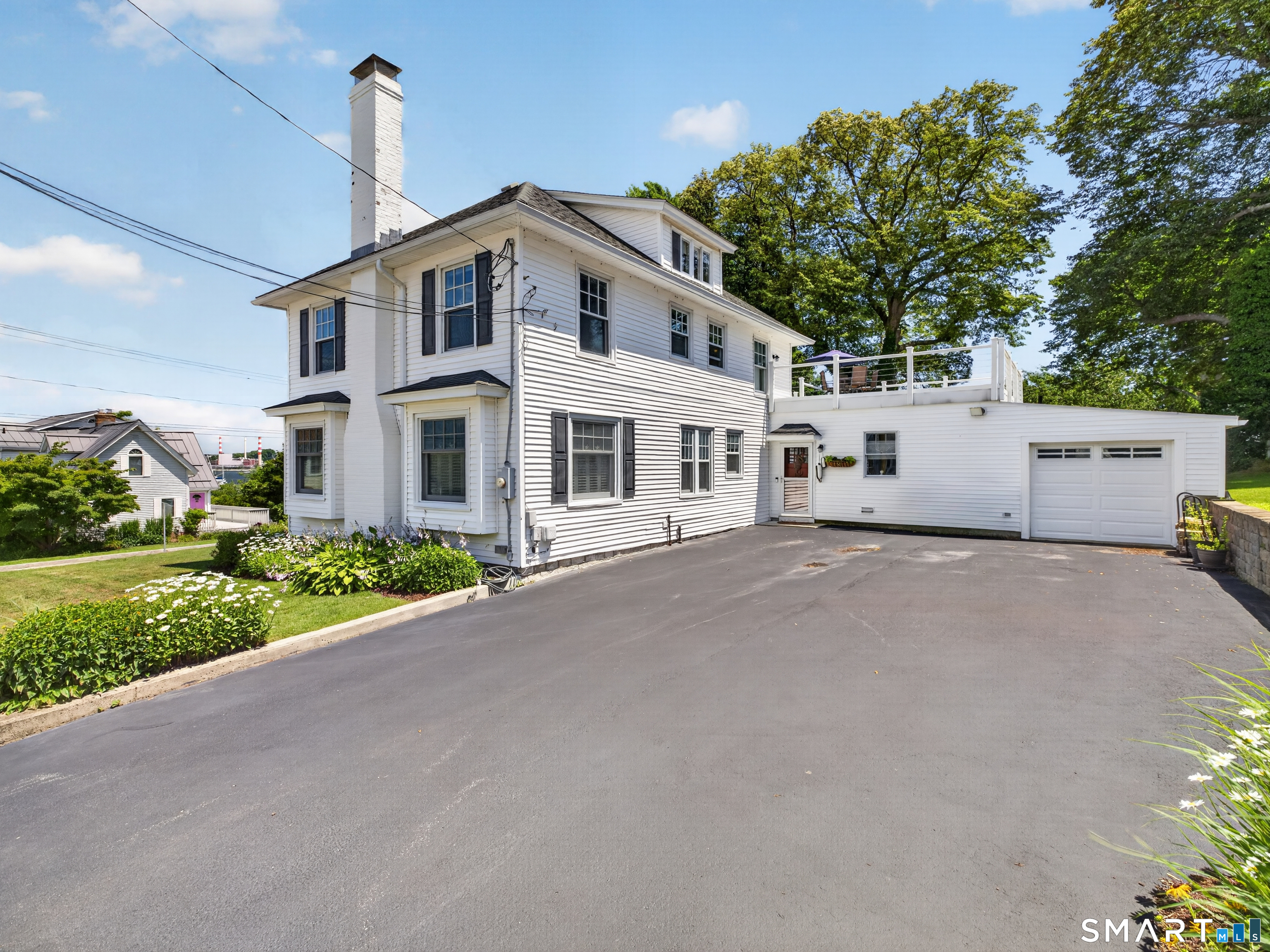 415 Pequot Avenue New London CT 06320