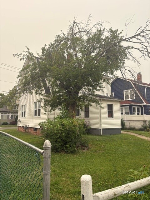 69 Forbes Place East Haven CT 06512