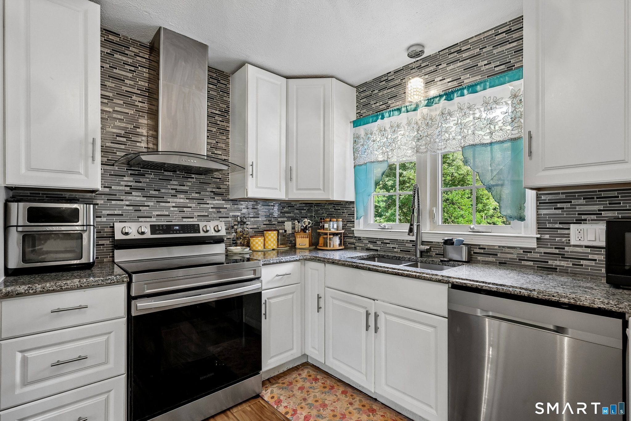 660 East South Street Suffield CT 06078
