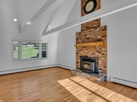 84 Oxbow Lane North Branford CT 06472