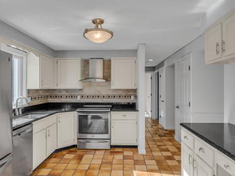 84 Oxbow Lane North Branford CT 06472