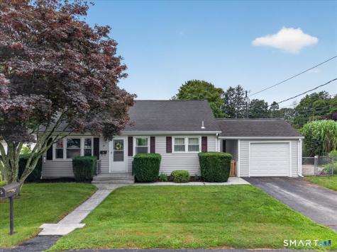 37 Vivian Street Waterford CT 06385