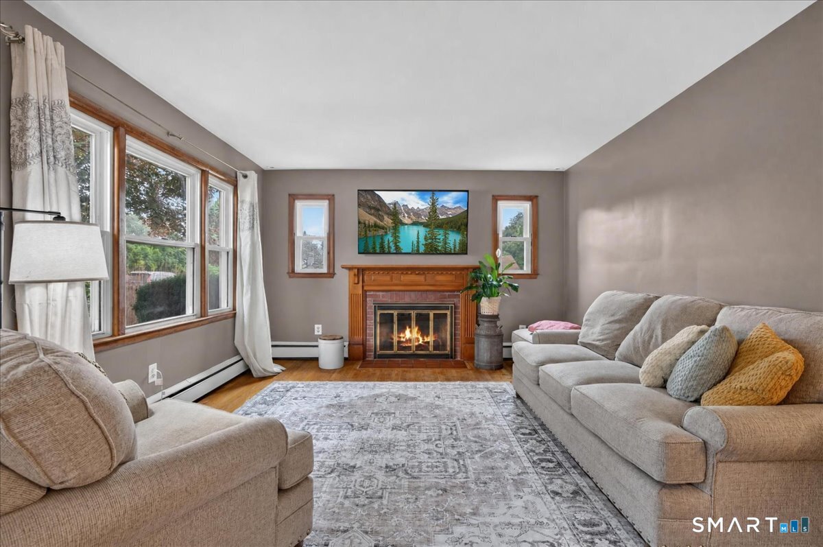 37 Vivian Street Waterford CT 06385